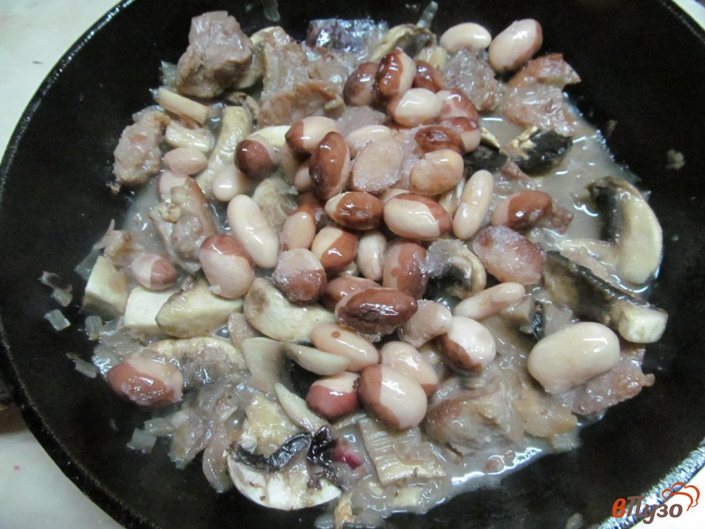 Фото приготовление рецепта: Пирог с мясом и фасолью шаг №3