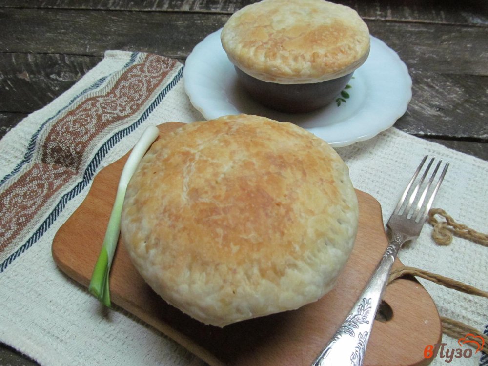 Фото приготовление рецепта: Пирог с мясом и фасолью шаг №9