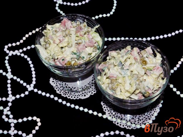 фото рецепта: Салат с пекинской капустой и горошком
