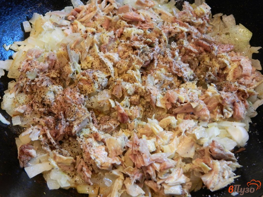 Фото приготовление рецепта: Блины с мясом запеченные под сырной корочкой шаг №3