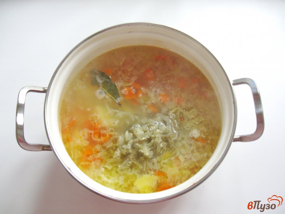 Фото приготовление рецепта: Рассольник с куриной грудкой шаг №5