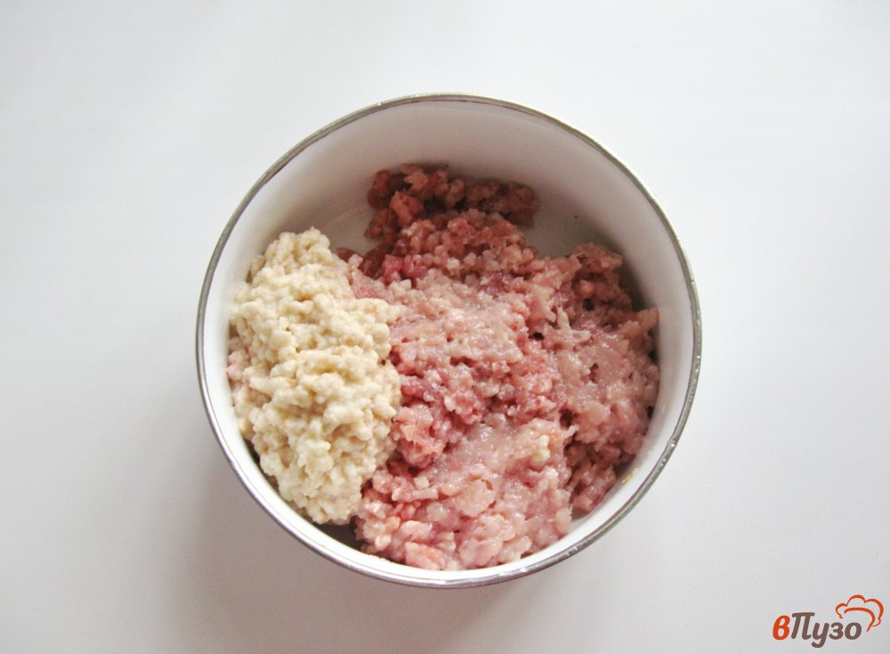Фото приготовление рецепта: Котлеты с овощами и грибами шаг №2