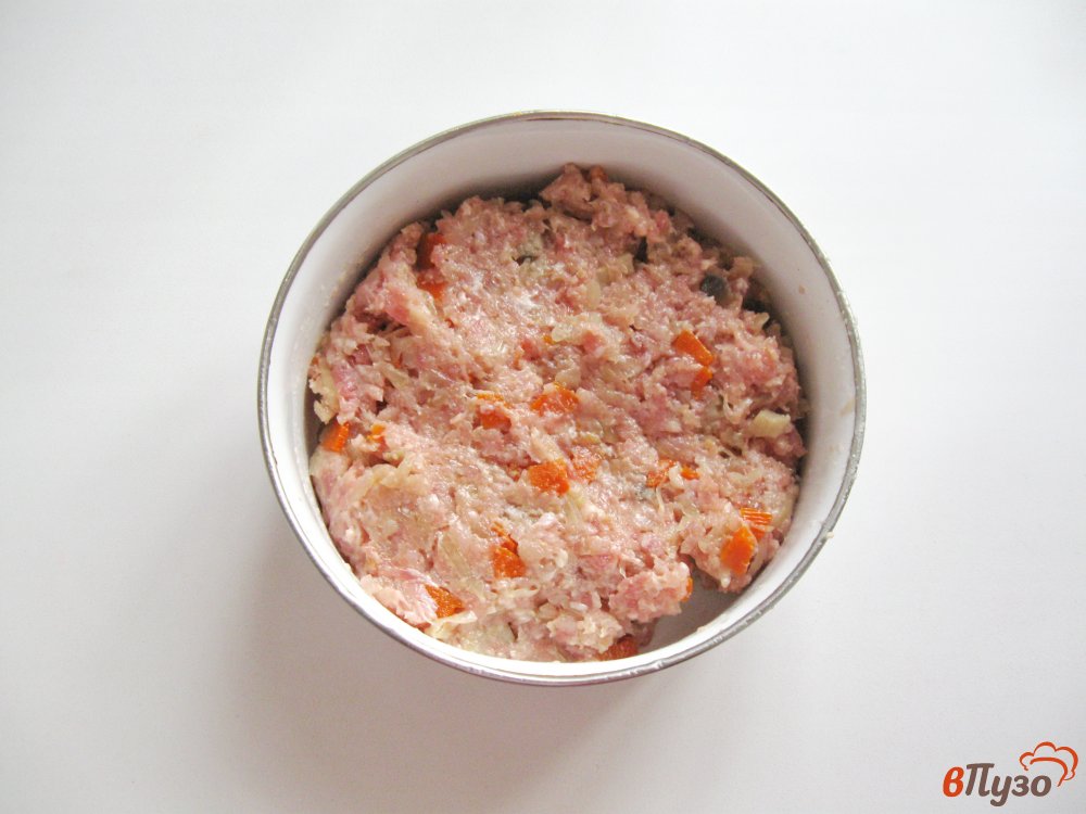 Фото приготовление рецепта: Котлеты с овощами и грибами шаг №4