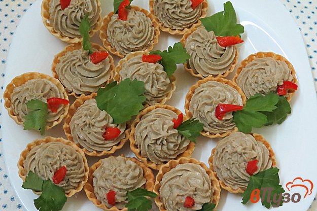 фото рецепта: Тарталетки с куриным филе и грибами (фуршет 1)