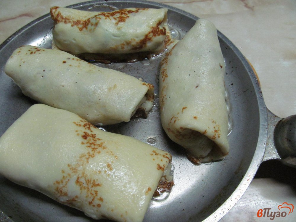 Фото приготовление рецепта: Блины на молоке с мясом курицы и брокколи шаг №5