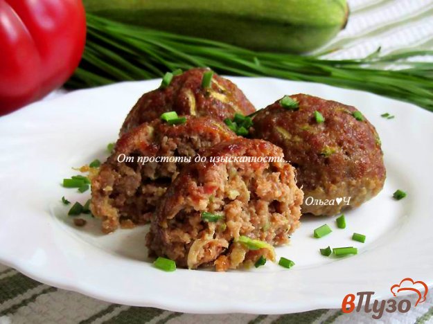 фото рецепта: Котлеты с кабачком и чесноком