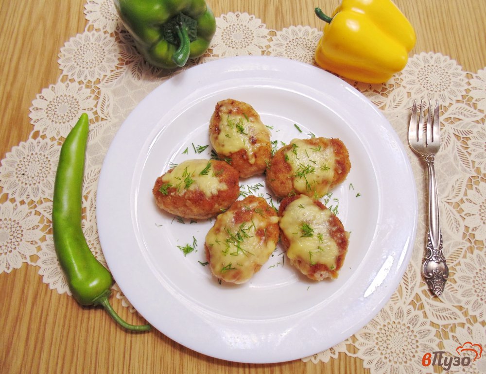 Фото приготовление рецепта: Котлеты из свинины с курицей в сливках шаг №8