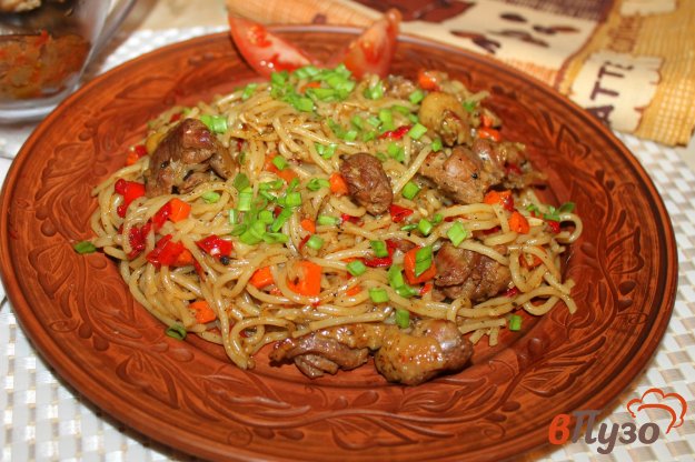 фото рецепта: Вермишель с мясом и перцем в мультиварке