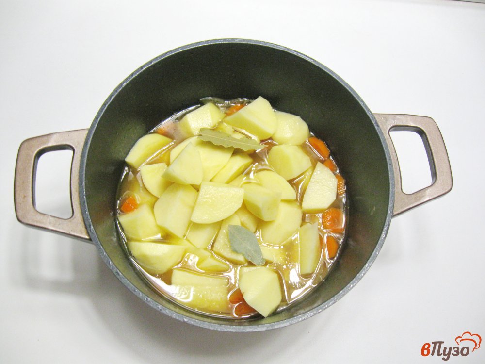 Фото приготовление рецепта: Жаркое из курицы с картофелем шаг №5
