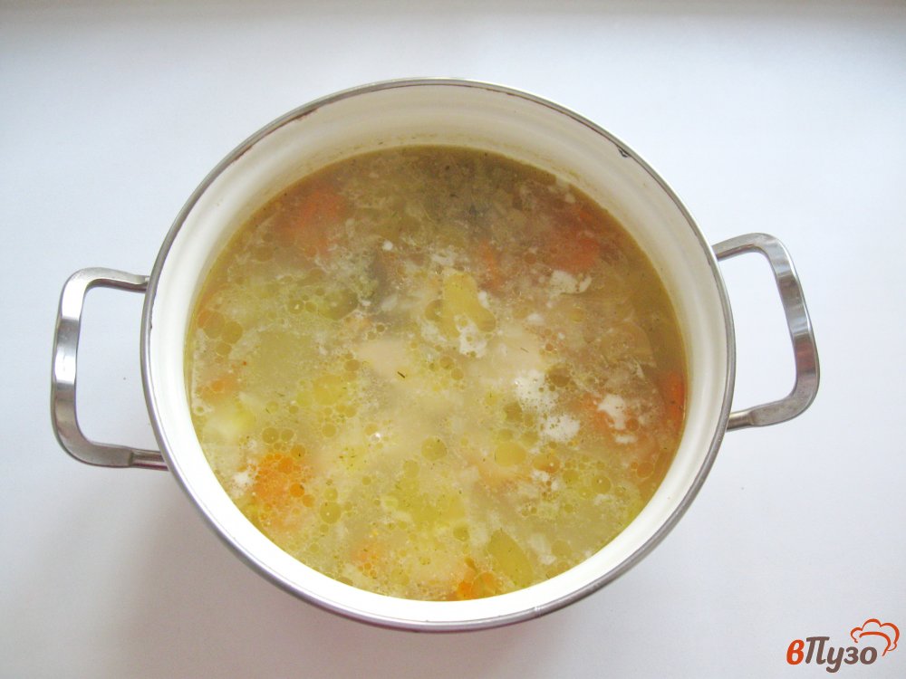Фото приготовление рецепта: Рассольник с копченой куриной грудкой шаг №5