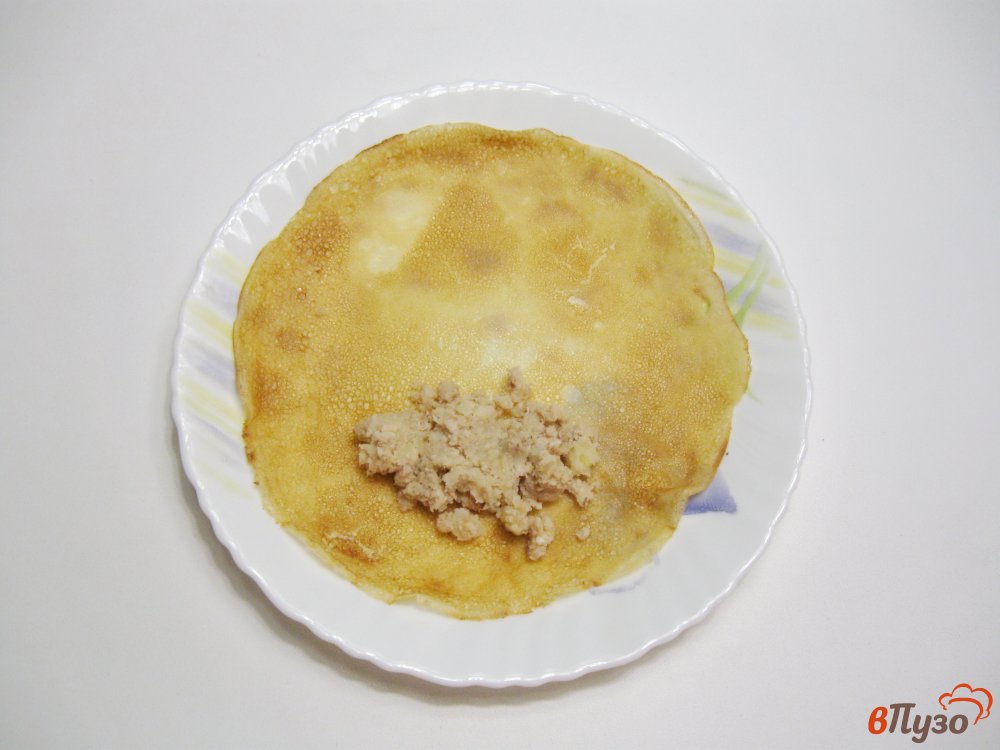 Фото приготовление рецепта: Блинчики с мясом и картофелем шаг №6