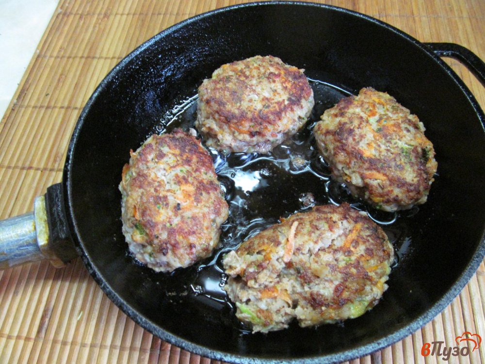 Фото приготовление рецепта: Гречаники с мясным фаршем и овощами шаг №4