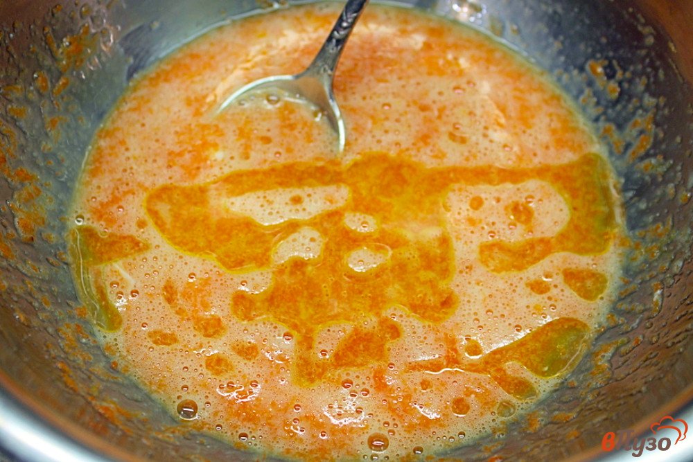 Фото приготовление рецепта: Морковный пирог с семечками шаг №3