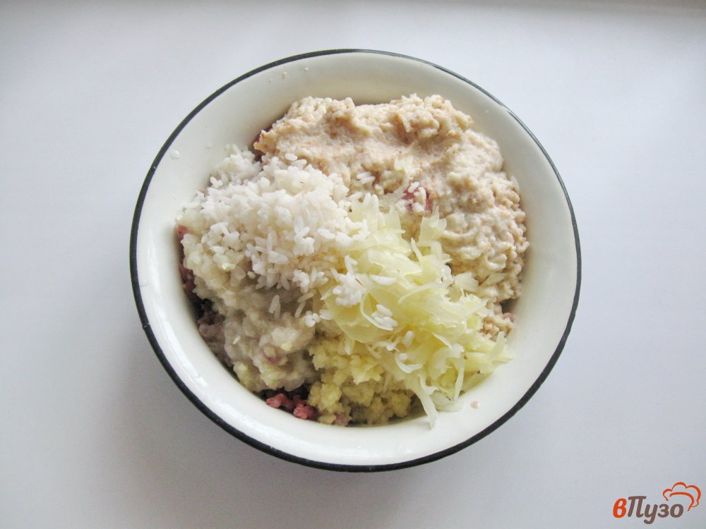 Фото приготовление рецепта: Фаршированный перец с мясом и капустой шаг №2