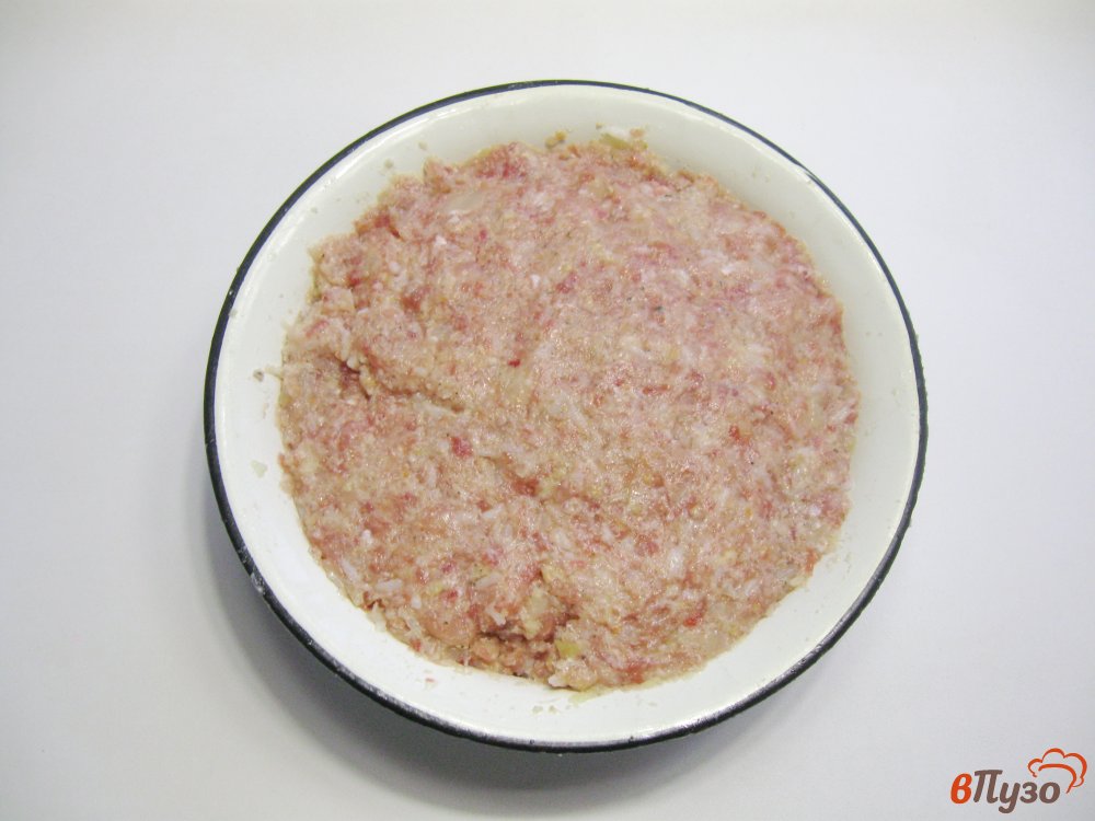 Фото приготовление рецепта: Фаршированный перец с мясом и капустой шаг №3