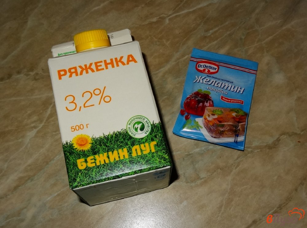 Фото приготовление рецепта: Бисквитный пирог с желейной пропиткой шаг №6