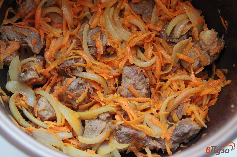 Фото приготовление рецепта: Капуста с мясом и картофелем в мультиварке шаг №3