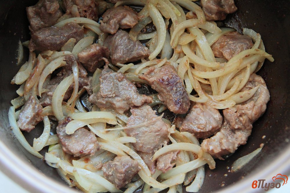 Фото приготовление рецепта: Капуста с мясом и картофелем в мультиварке шаг №2