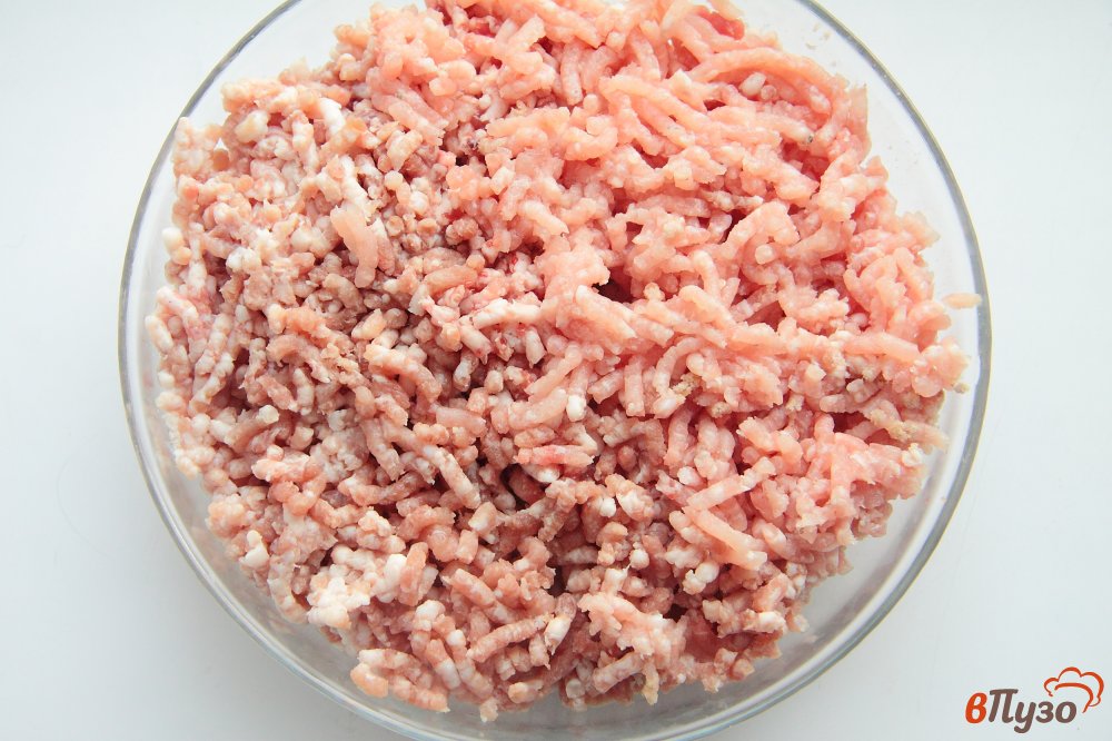 Фото приготовление рецепта: Котлеты из мяса кролика, свинины и зелени шаг №1