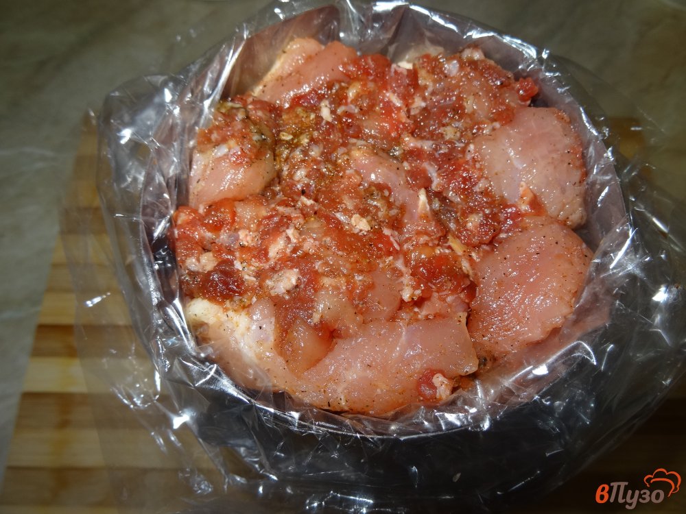 Фото приготовление рецепта: Ветчина из трех видов мяса в ветчиннице шаг №5