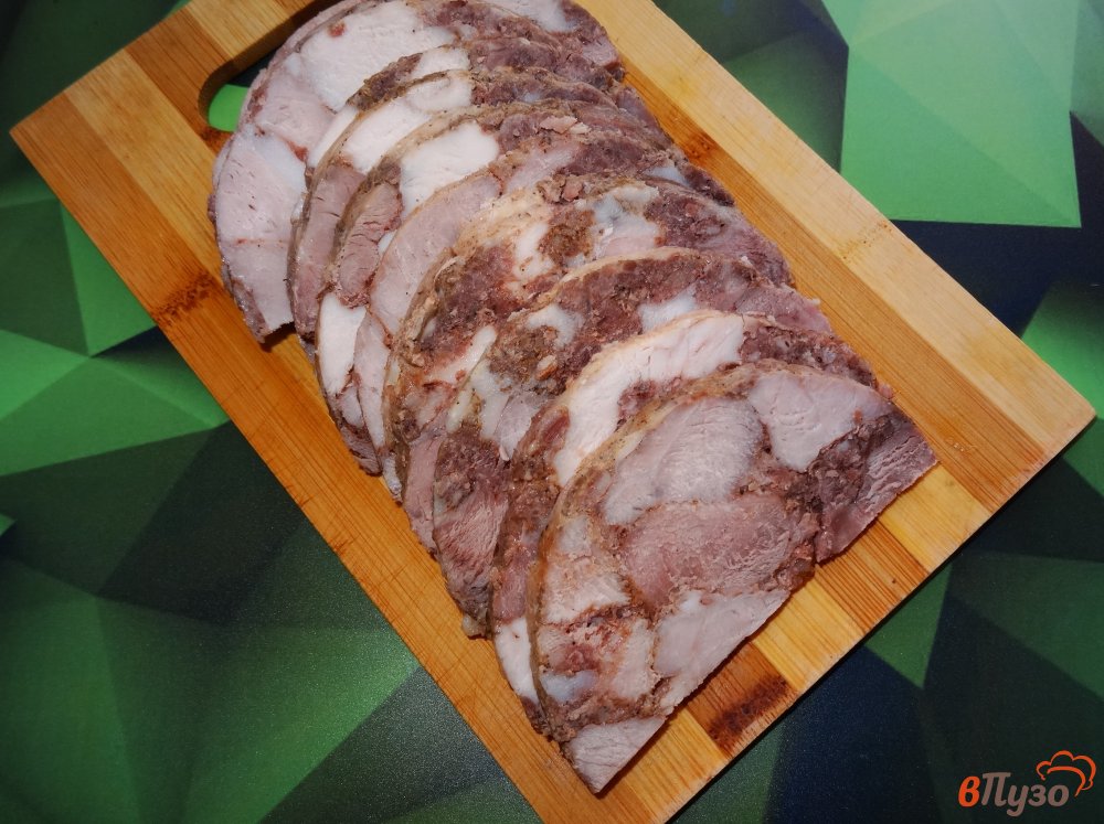 Фото приготовление рецепта: Ветчина из трех видов мяса в ветчиннице шаг №12