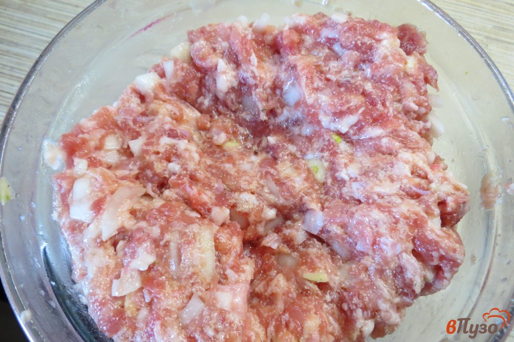 Фото приготовление рецепта: Запеченный картофель с мясными шариками шаг №4