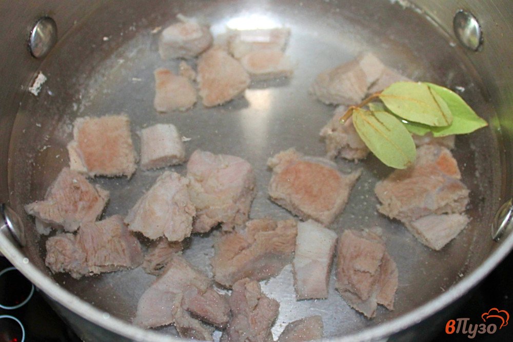 Фото приготовление рецепта: Суп на мясном бульоне с овощами и пшеном шаг №1