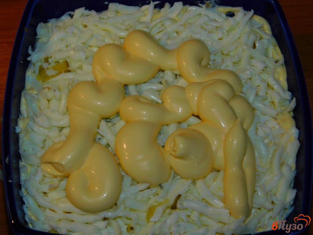 Фото приготовление рецепта: Салат с курицей и маринованными огурцами шаг №3