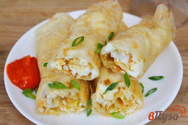 фото рецепта: Тонкие блины с яйцом и сыром