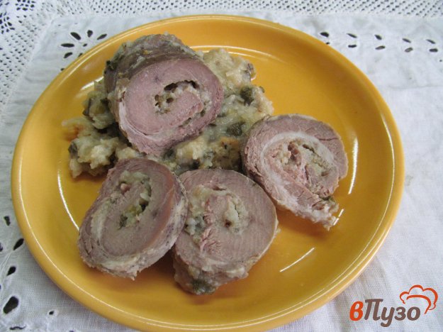 фото рецепта: Мясной рулет с начинкой из картофеля