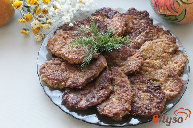 фото рецепта: Оладьи из фарша с баклажаном и перцем