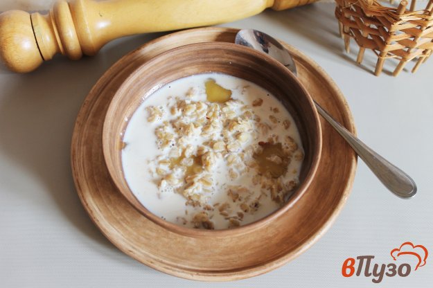 фото рецепта: Овсянка с орешками и медом