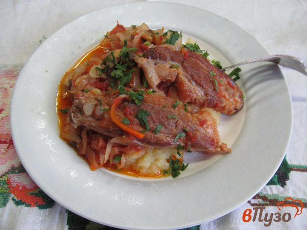 фото рецепта: Тушеная капуста с ребрами и грибами