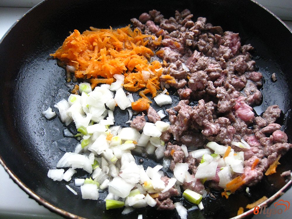 Фото приготовление рецепта: Лазанья в рулетиках с мясом и грибами шаг №6