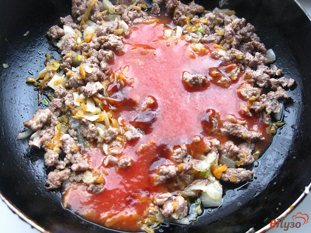 Фото приготовление рецепта: Лазанья в рулетиках с мясом и грибами шаг №7