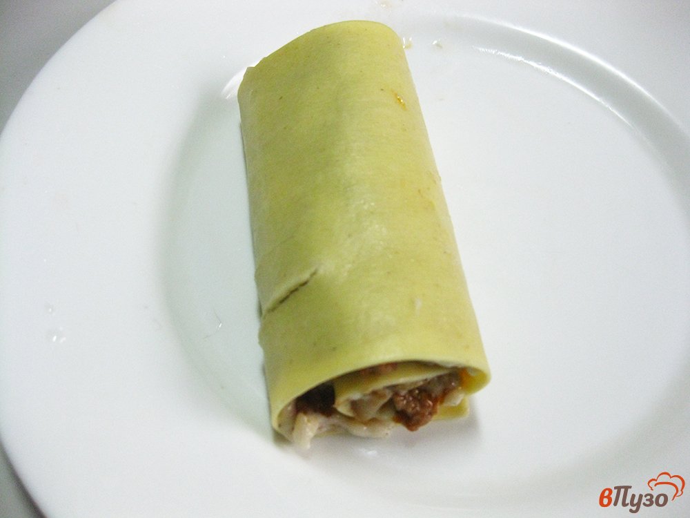Фото приготовление рецепта: Лазанья в рулетиках с мясом и грибами шаг №12