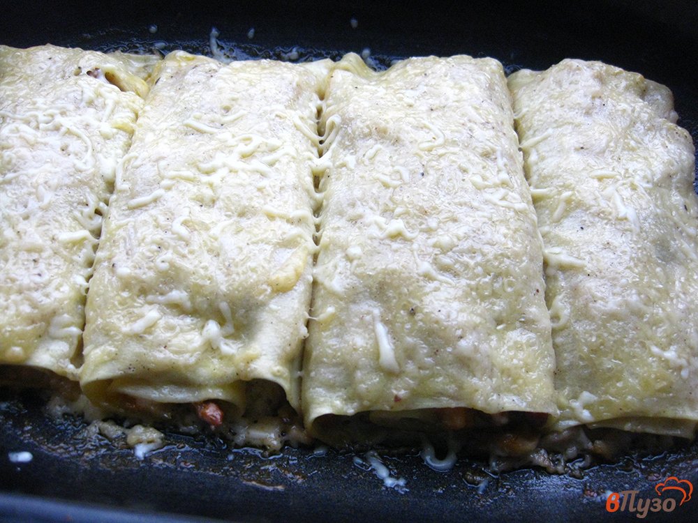 Фото приготовление рецепта: Лазанья в рулетиках с мясом и грибами шаг №17