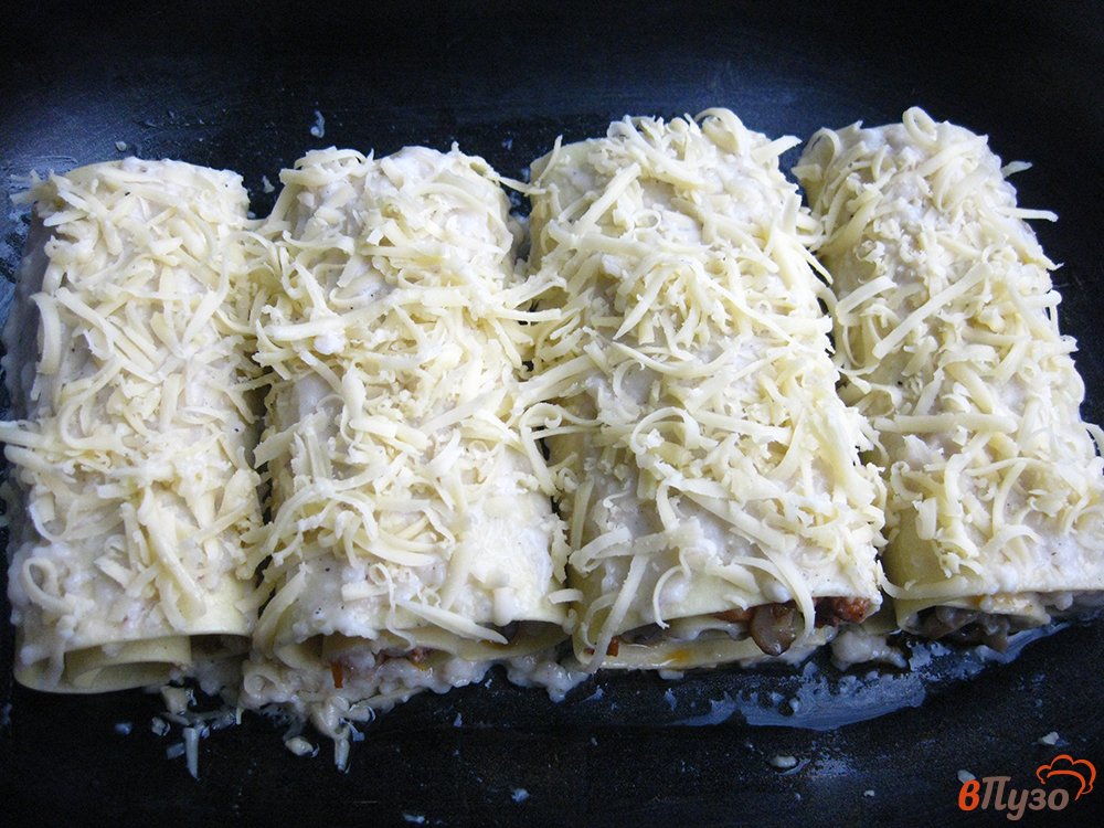 Фото приготовление рецепта: Лазанья в рулетиках с мясом и грибами шаг №16