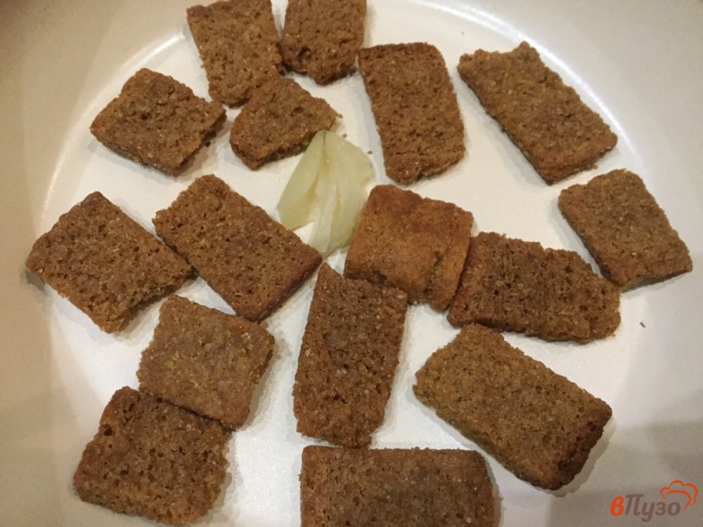 Фото приготовление рецепта: Морковный салат с сухариками шаг №1