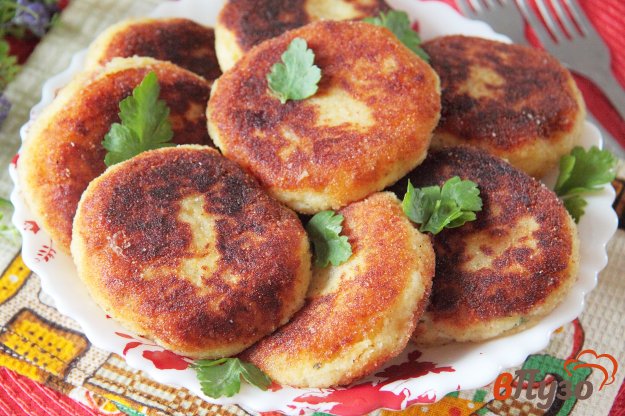 фото рецепта: Картофельные зразы с яйцом, сыром и зеленью