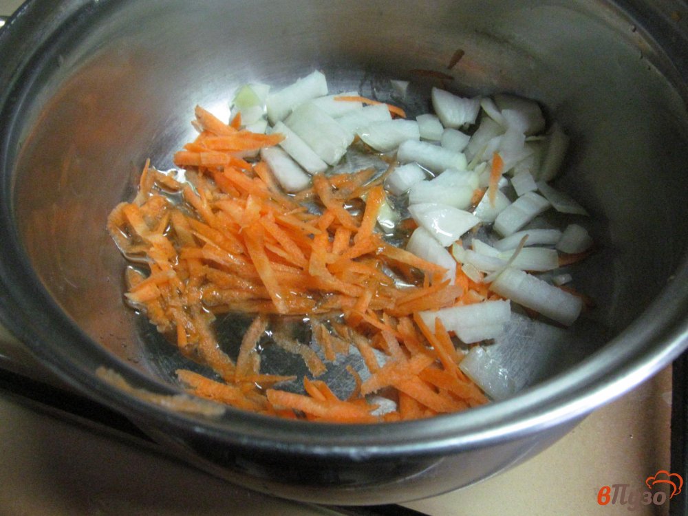 Фото приготовление рецепта: Фаршированные огурцы мясным фаршем с рисом шаг №5