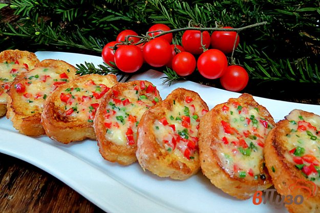 фото рецепта: Гренки с чесноком и сыром