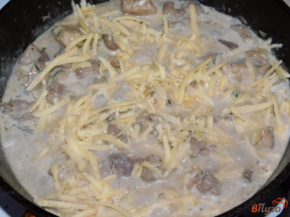 Фото приготовление рецепта: Зажарка из свинины и куриной печени шаг №5