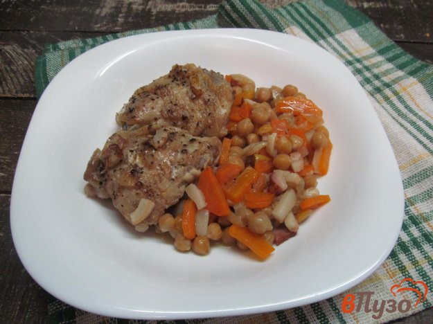 фото рецепта: Тушеная курица с турецким горохом