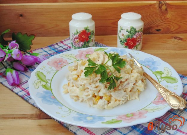 фото рецепта: Салат с курицей и ананасами