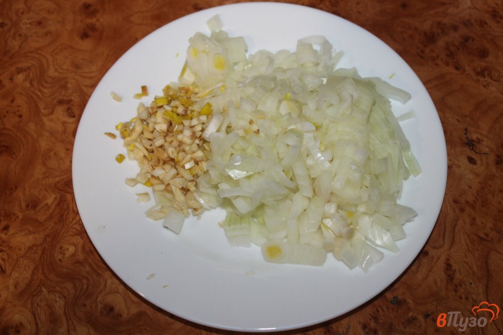 Фото приготовление рецепта: Борщ со свеклой, мясом и щавелем шаг №3