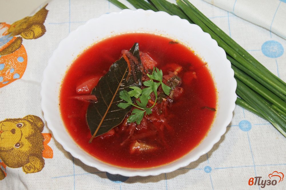 Фото приготовление рецепта: Борщ со свеклой, мясом и щавелем шаг №9