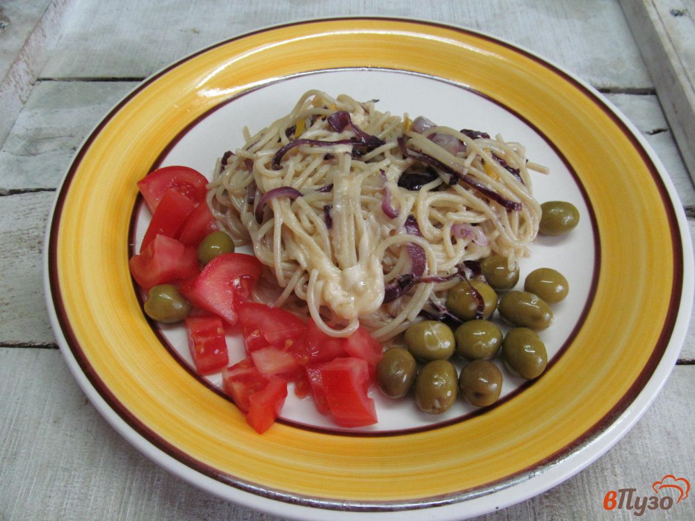 Фото приготовление рецепта: Паста с овощами и копченым сыром шаг №5