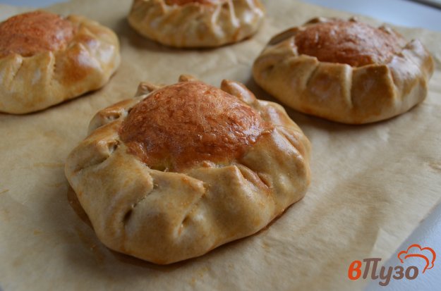 фото рецепта: Галеты с крабовыми палочками, грибами и рисом