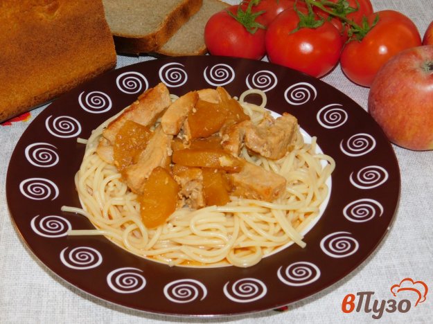 фото рецепта: Свинина, тушеная с яблоками